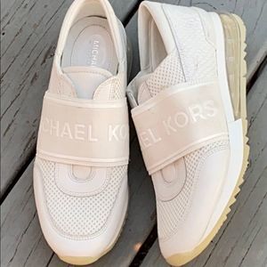 New Michael Kors embossed white sneakers size 6.5